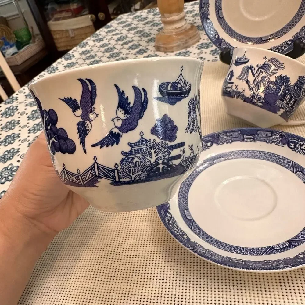 Royal Cuthbertson Blue Willow Blue White Tea cups‎ & Saucers Set of 4 Porcelain
